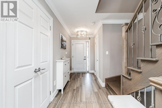Building Photo - 4091 Dursley Crescent