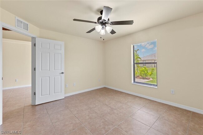 Foto del edificio - 3022 SW 15th Pl
