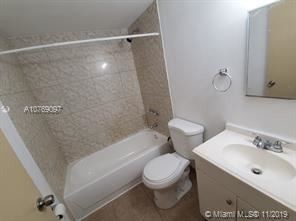 Building Photo - 2 br, 1 bath  - 131 NW 77th St Apt 2