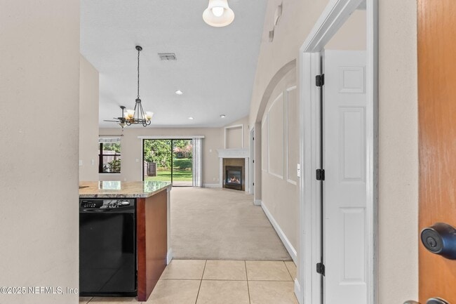 Foto del edificio - 11433 Glenn Mottin Way N