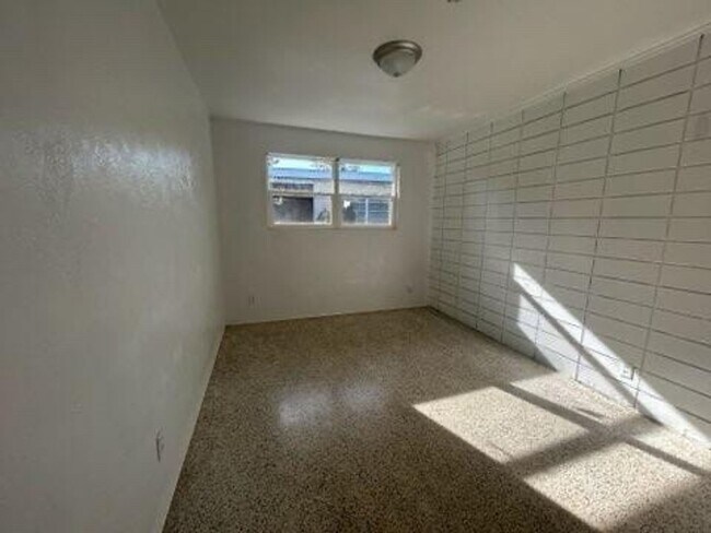 Foto del edificio - 3 Bed 2 Bathroom Home