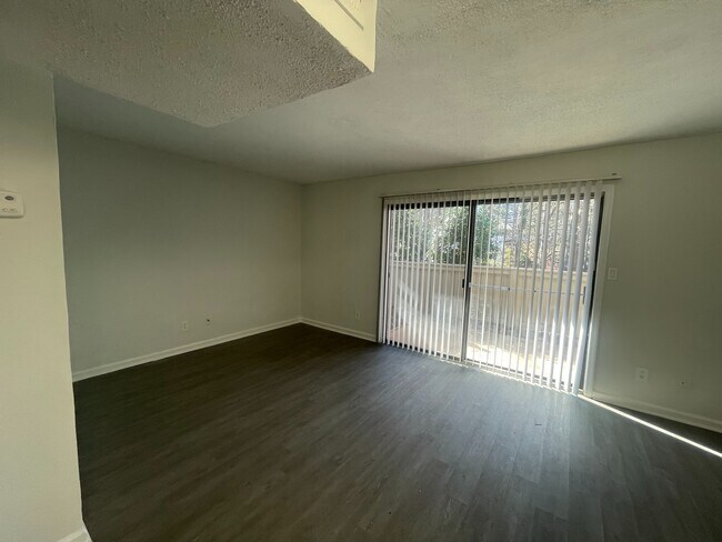 Foto del edificio - Room in Townhome on Winterbrook Ct NW