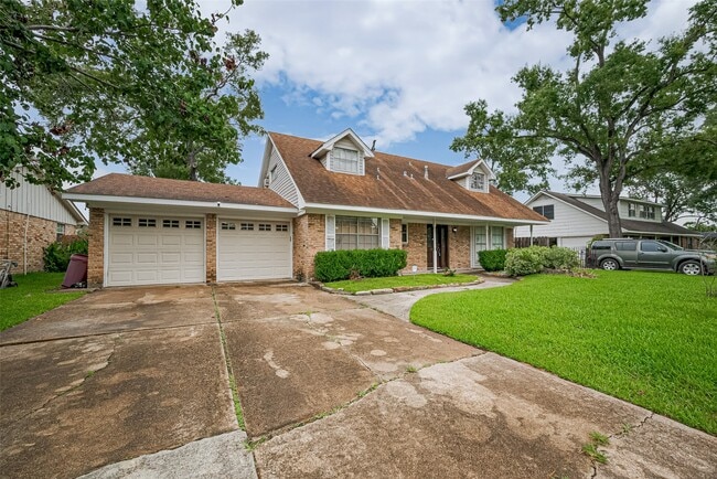 Building Photo - 13351 Oak Leaf Ln