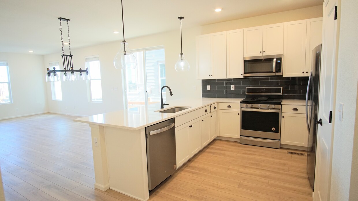 Primary Photo - 1149 Anker Dr