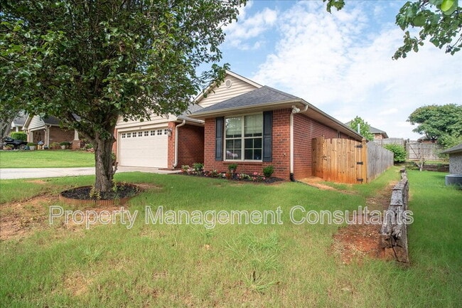 Building Photo - 108 Oak Shade Dr