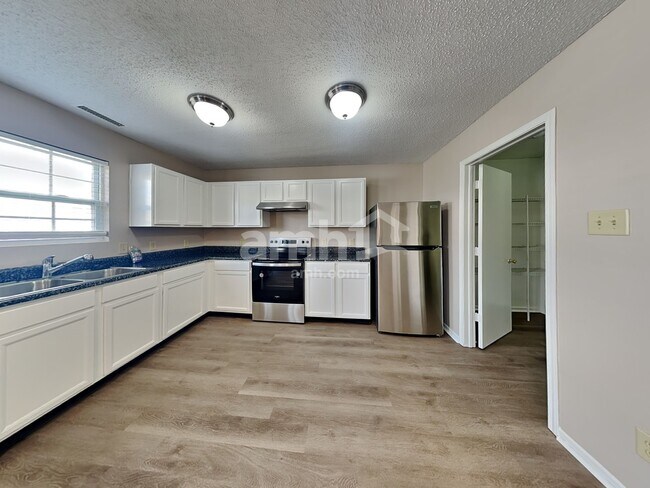 Building Photo - 2954 Hearthside Dr