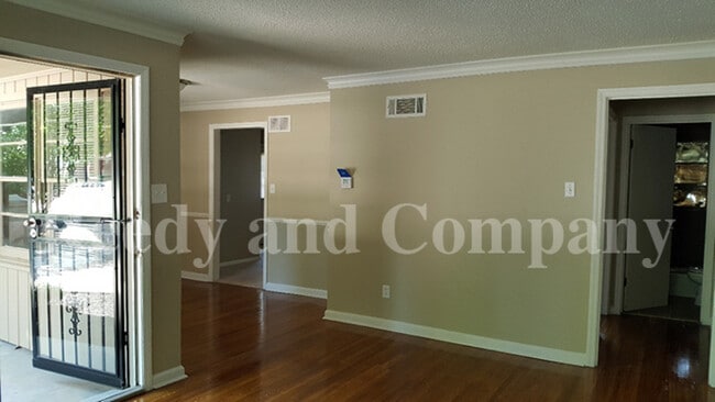 Building Photo - 4895 Quince Rd