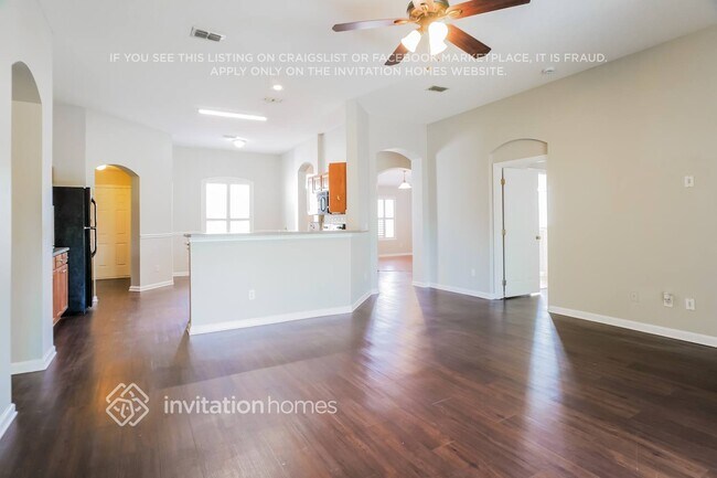 Building Photo - 901 Hawk Run Ct