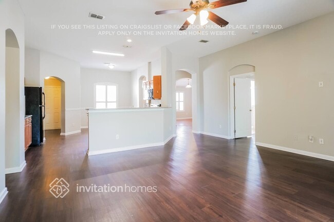 Foto del edificio - 901 Hawk Run Ct