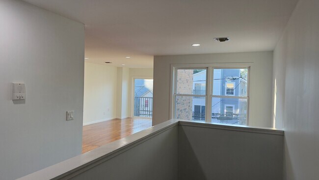 Building Photo - 499 S 18th St