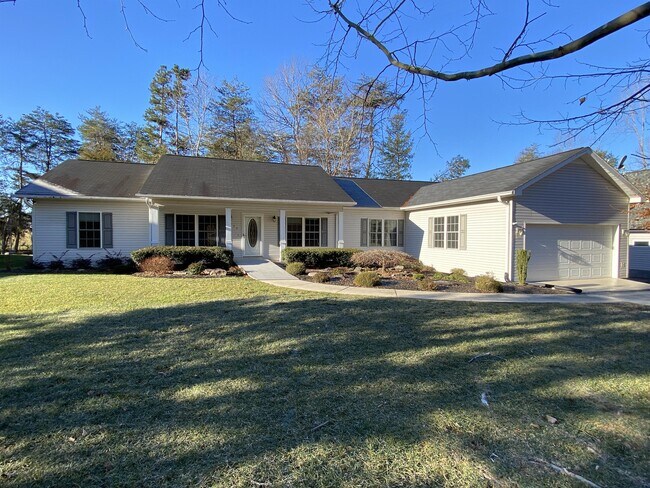 Foto del edificio - 129 Golanvyi Trail