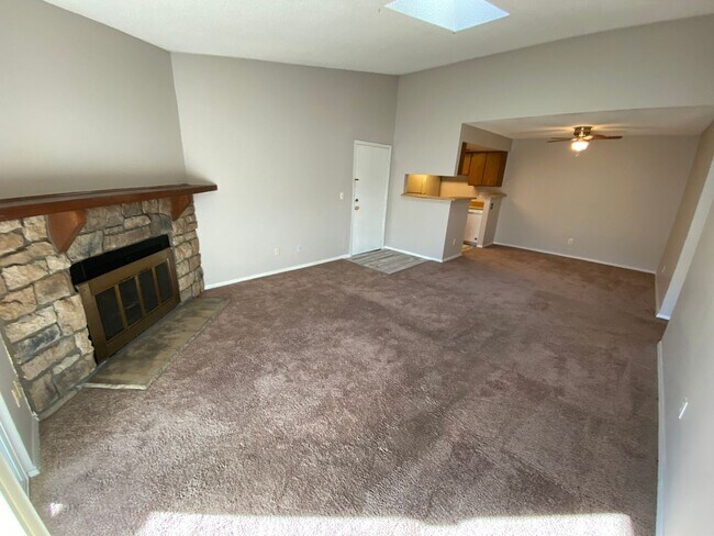 Foto del edificio - 1 br, 1 bath House - 3412 S Eagle St #203