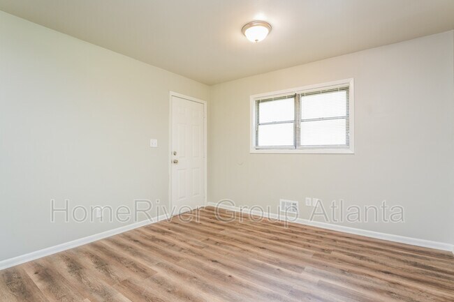 Building Photo - 3691 Glen Falls Dr