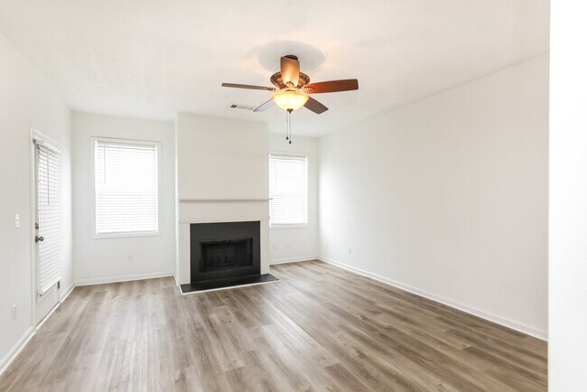 Foto del edificio - 610 Clairidge Ln SW