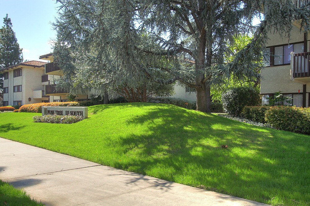 Primary Photo - 111 S Orange Grove Blvd