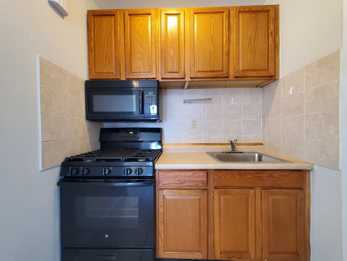 Primary Photo - 477 Avenue A