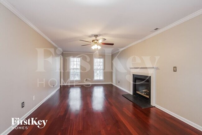 Foto del edificio - 6214 Forest Pond Dr