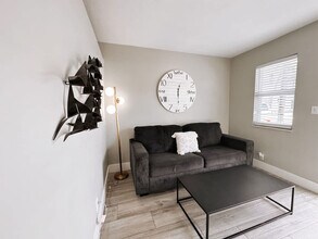 Building Photo - 50 Davie Blvd