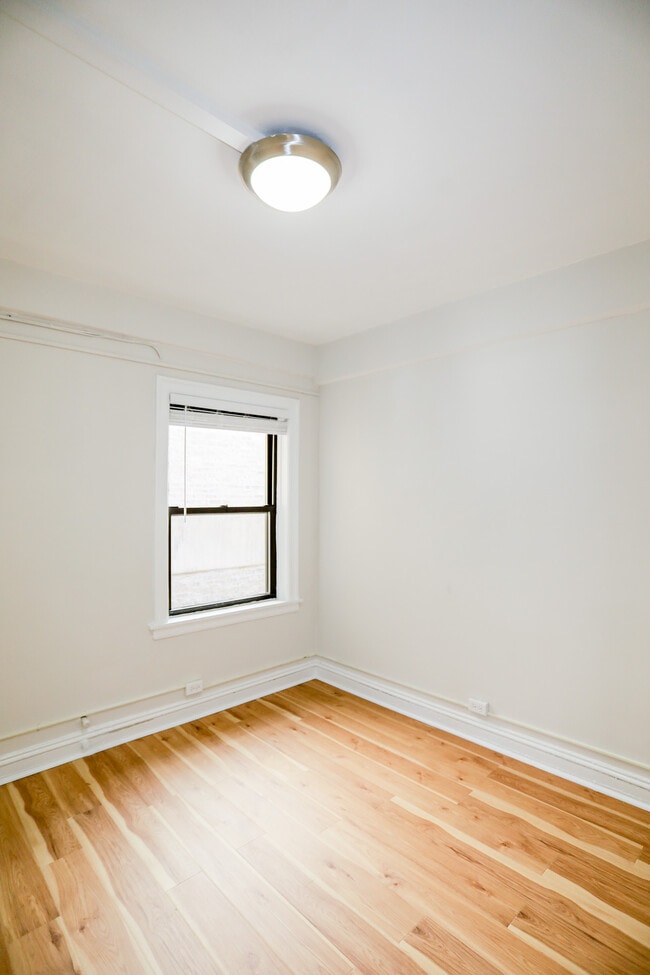 Foto del edificio - 6233 N Winthrop Ave