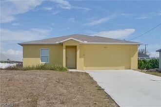 Building Photo - 2227 NW 11th Ct