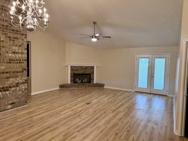 Foto del edificio - 500 Baywood Ct