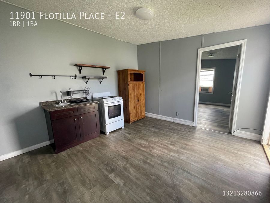 Primary Photo - 11901 Flotilla Pl