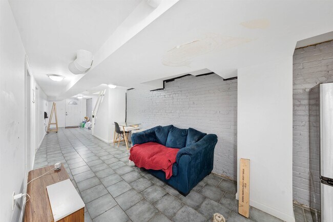 Foto del edificio - 294 Ege Ave