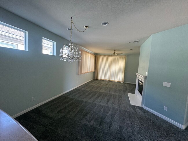 Building Photo - spacious 2 bedroom 2 bath home with office...