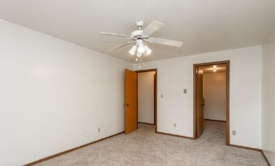Building Photo - 2221 W Willow Knolls Dr