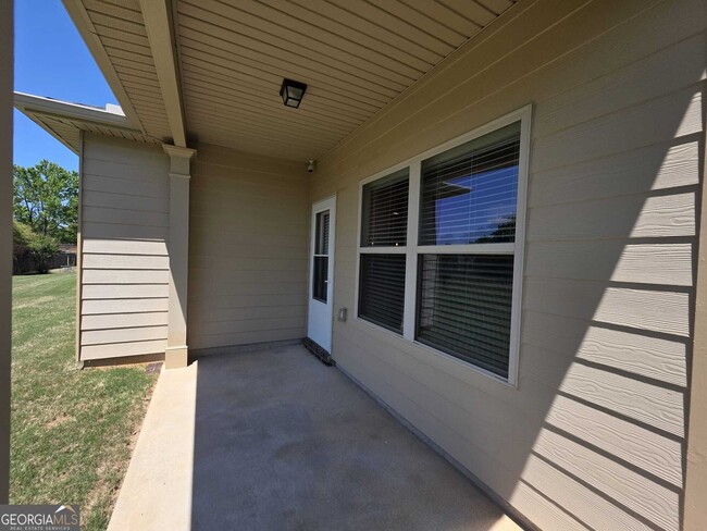 Building Photo - 1476 Empress Dr