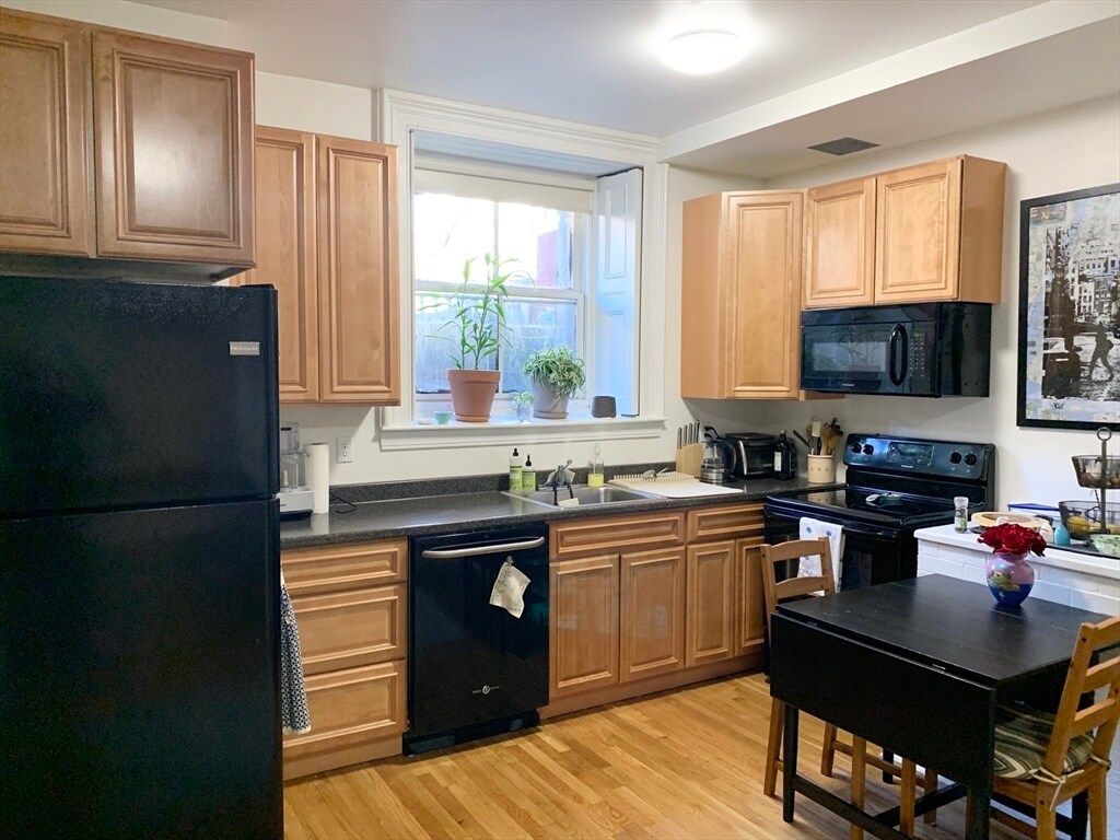 Foto principal - 139 Beacon St