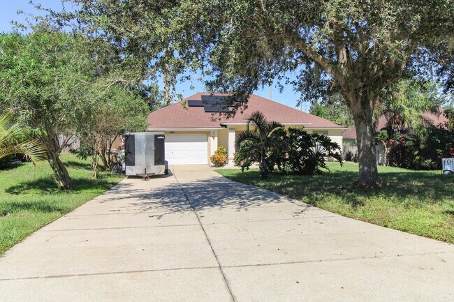 Building Photo - 10041 Crenshaw Cir