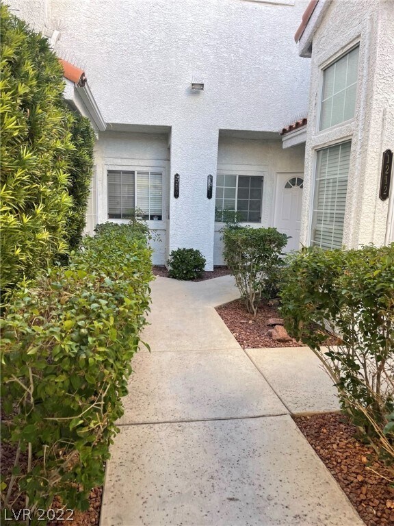 5201 S Torrey Pines Dr, Las Vegas, NV 89118 Townhouse for Rent in Las