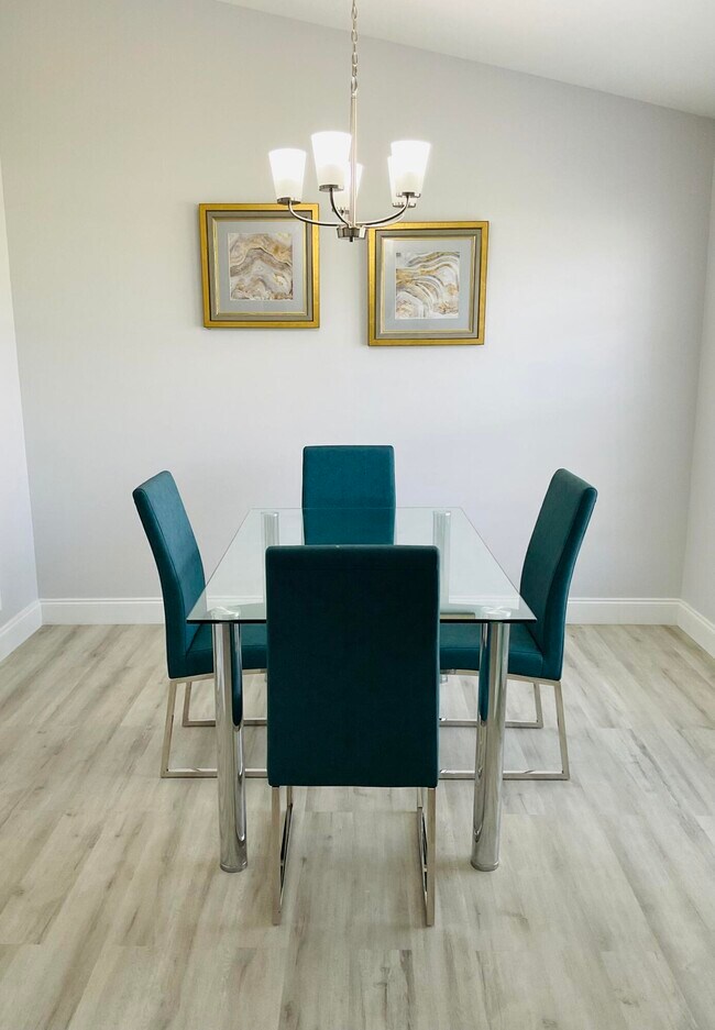 Foto del edificio - 854 SW Paar Dr