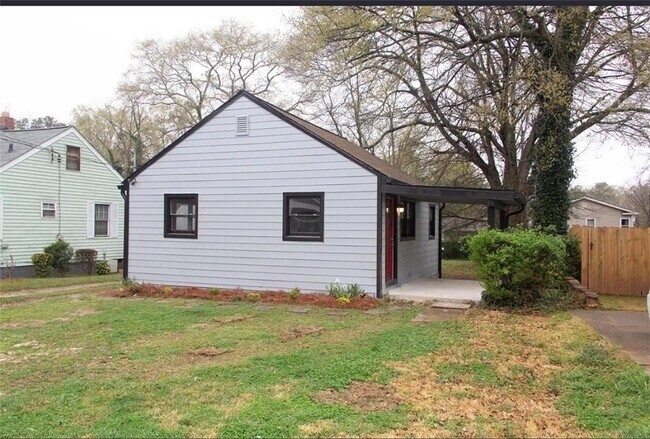 Foto del edificio - 2418 Crestview Ave