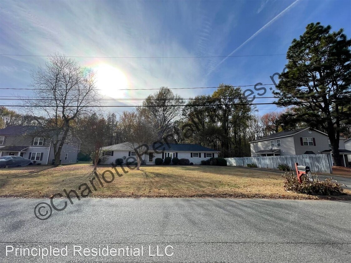 Primary Photo - 3 br, 2 bath House - 4410 Tantilla Cir