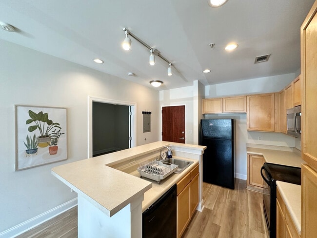 Kitchen 1 - 411 W Washington St