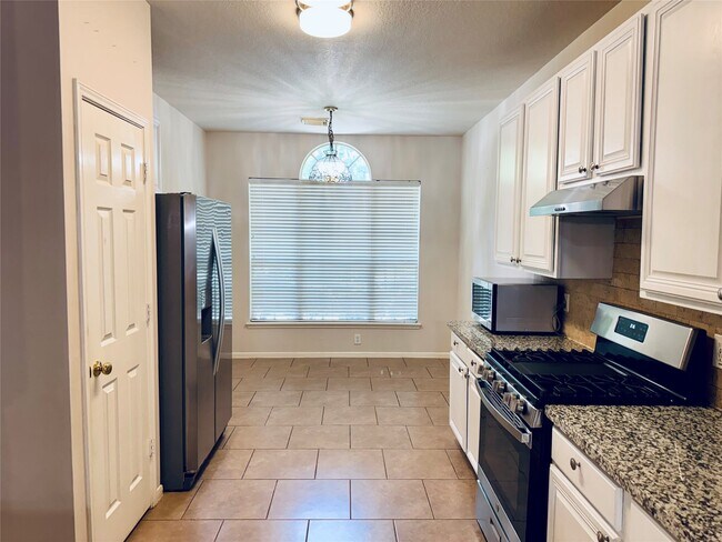 Building Photo - 127 N Willow Point Cir
