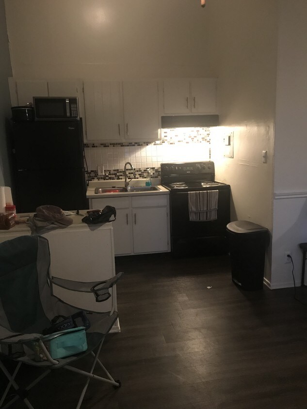 Primary Photo - 1300 Parker Ln