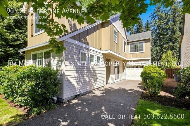 Building Photo - 901 SE Albertine St