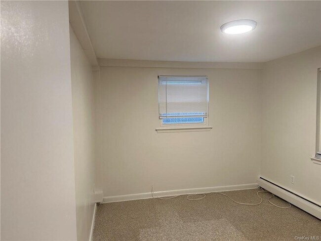 Building Photo - 2917 Schurz Ave