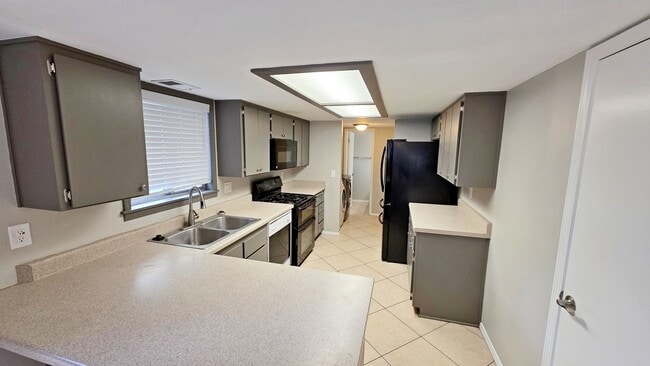 Photo - 3 Bedroom 2.5 Bathroom Townhouse Available...