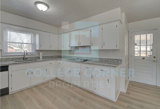 Building Photo - 1465 Brookwood- 4 BR,2 Bth house