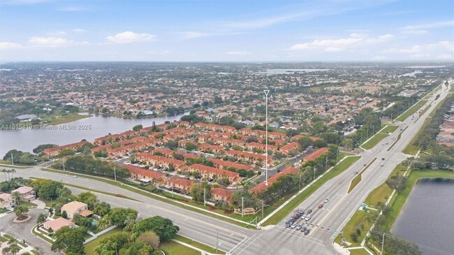 Foto del edificio - 16061 NW 24th St