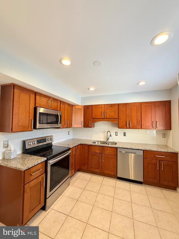 Foto del edificio - 7250 LASTING Way