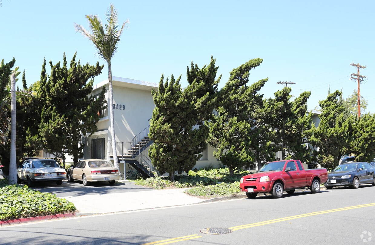 Primary Photo - 3829 Inglewood Blvd
