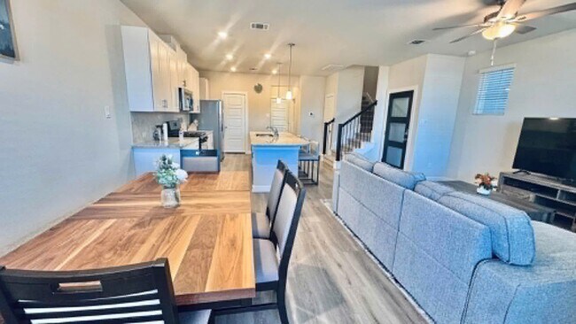 Foto del edificio - 14742 Slow River Ave