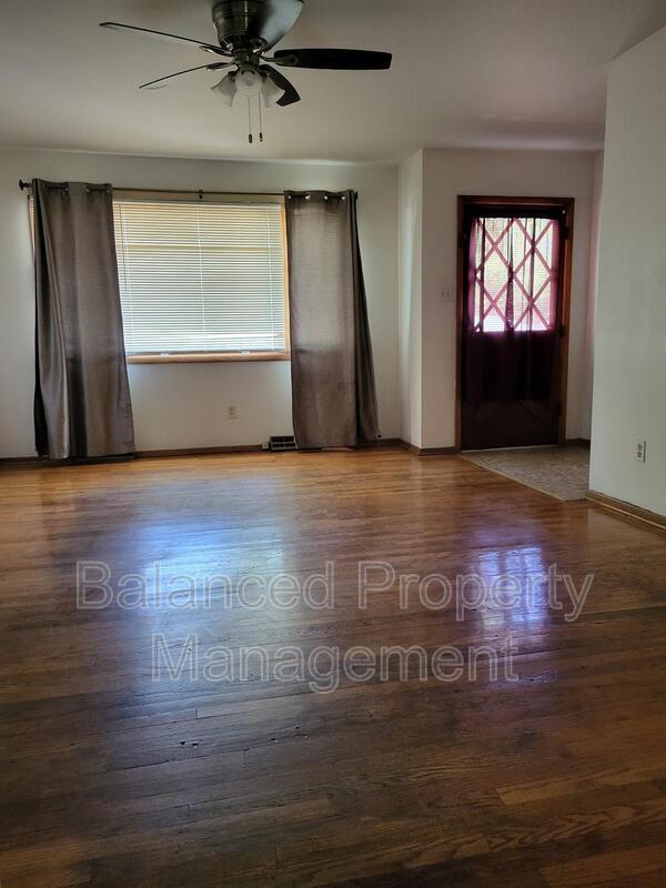 Foto del edificio - 2918 SW Wayne Ave