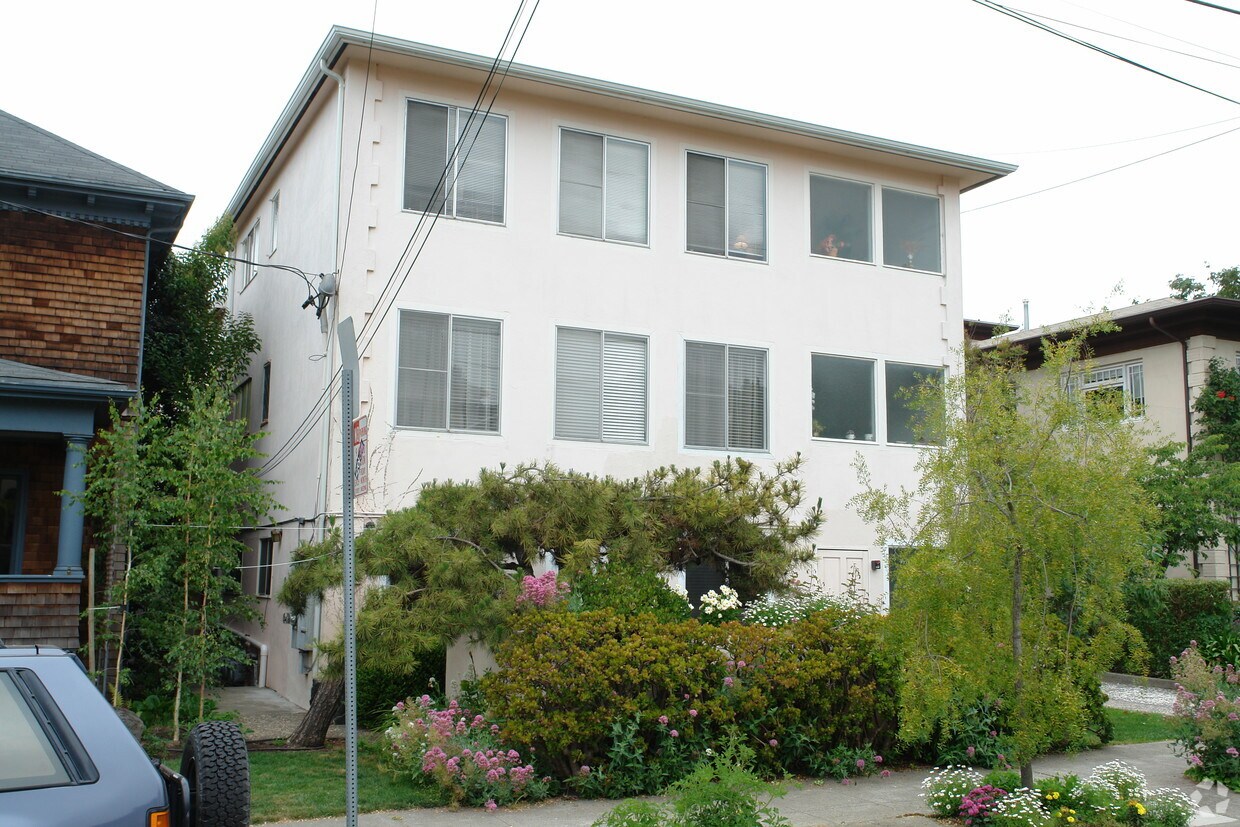 Building Photo - 2812 Hillegass Ave