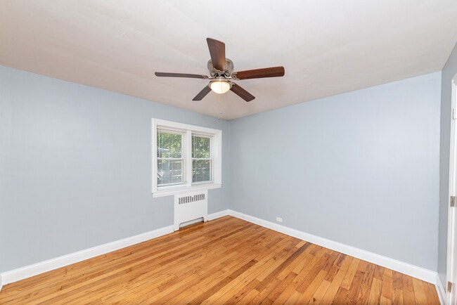 Foto del edificio - 227 Custer Ave